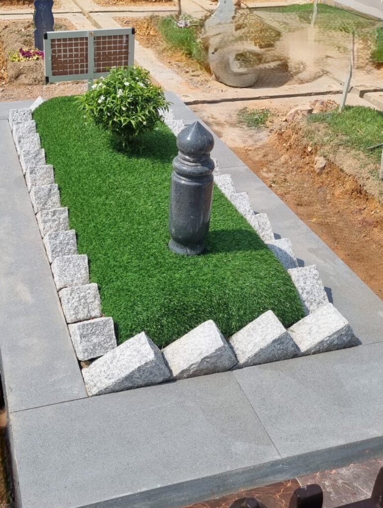 Dapur kubur with grey granite stones