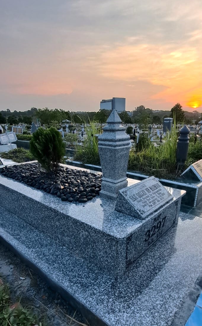 dapur kubur singapore granite body and tapak with pebbles